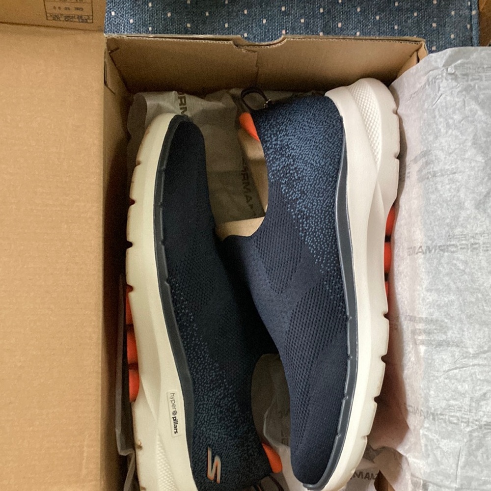 Skechers Gowalk men’s size 13